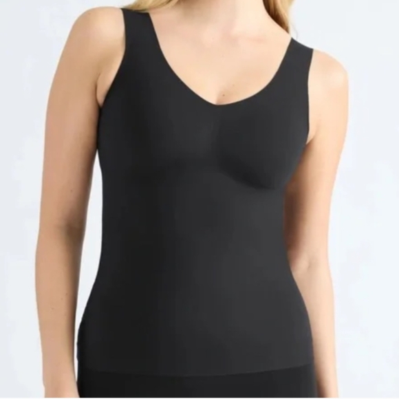 Seamless Black Tank Top - Picture 1 of 3